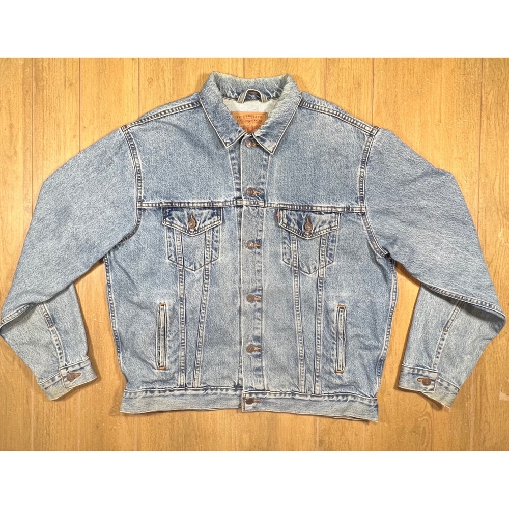 Levi Strauss Mens Light Wash Denim Trucker Jacket 90s Light Blue Jean Coat Large